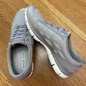 Skechers No-Tie Bungee Sneakers - 8M